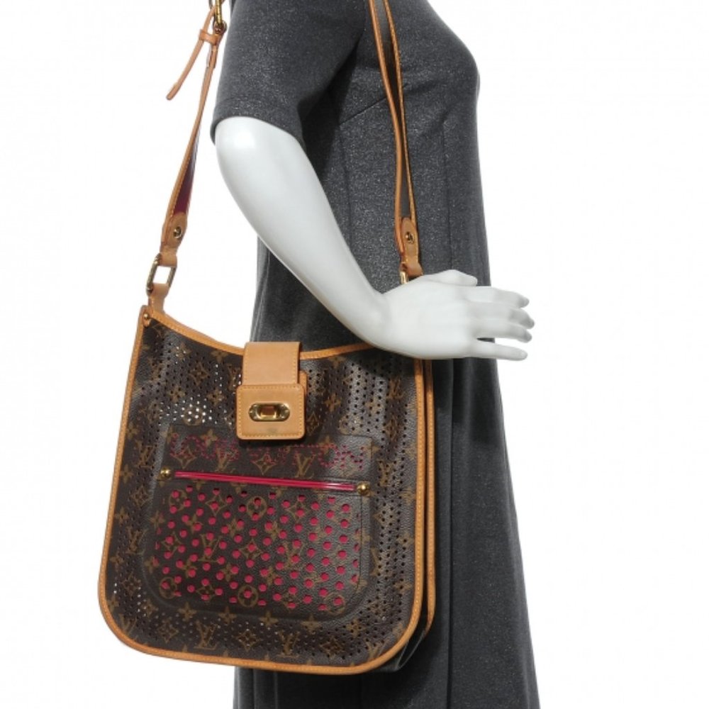 LOUIS VUITTON | PERFORATED MUSETTE PINK| MONOGRAM